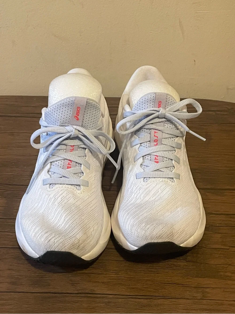 Asics Amplififoam White Sneakers with Pink Logo Accents women’s 7